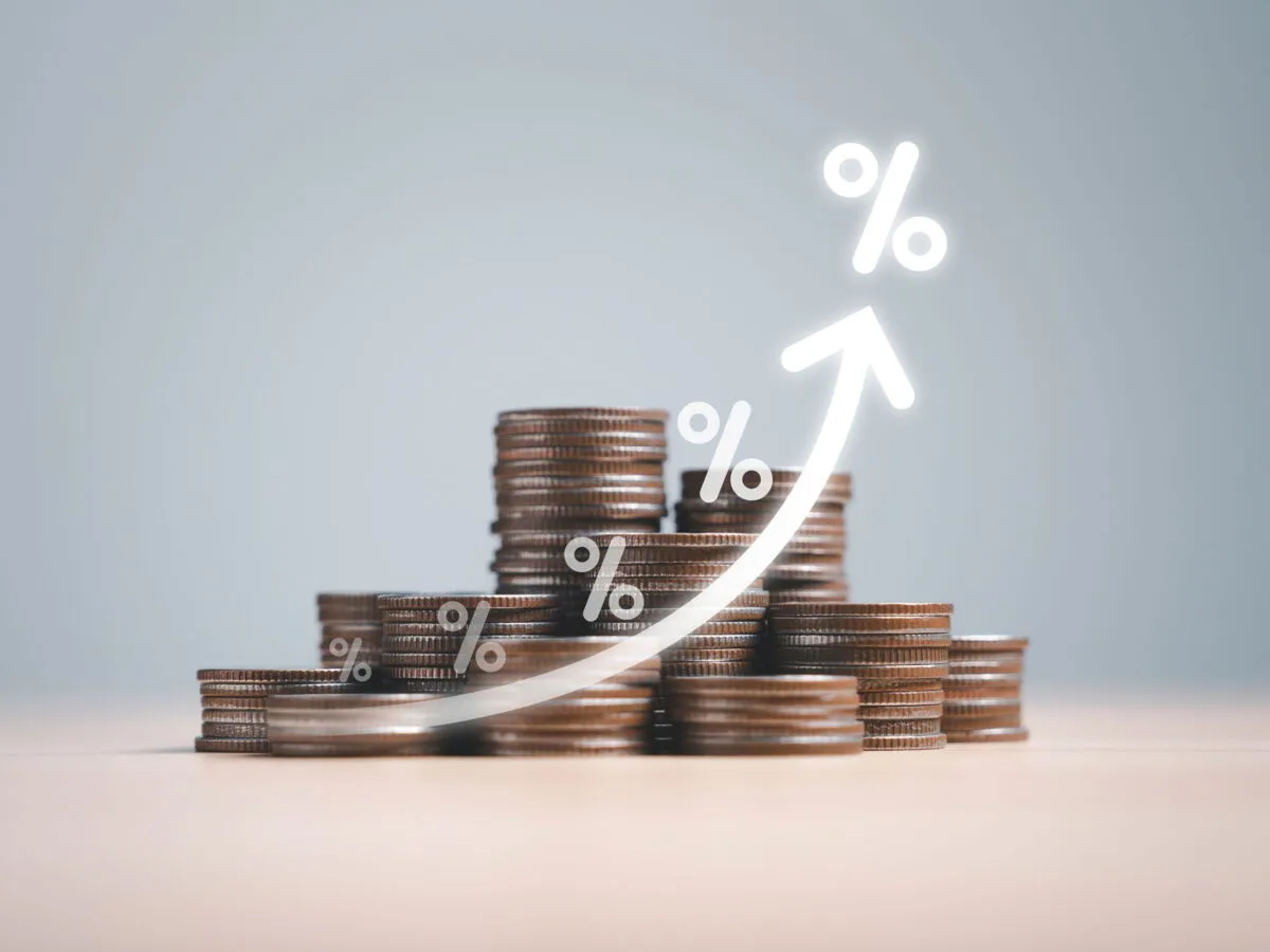 Frais de dossier crédit conso 2026 : hausse, TAEG, comparatif banques