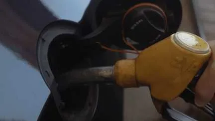 Hausse carburant août 2026 : prix, impact budget, aides CAF