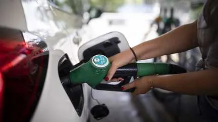 Prix carburants août 2026 : essence sous 2€, baisse gazole